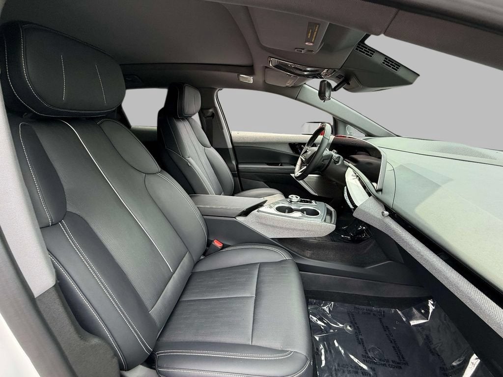 2025 Cadillac OPTIQ Luxury 2