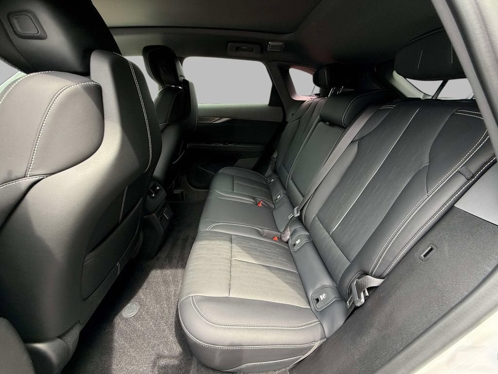 2025 Cadillac OPTIQ Luxury 2
