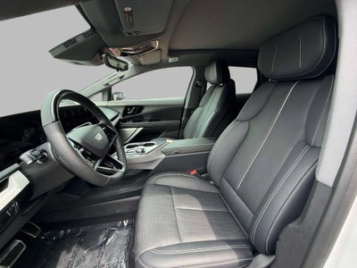 2025 Cadillac OPTIQ Luxury 2