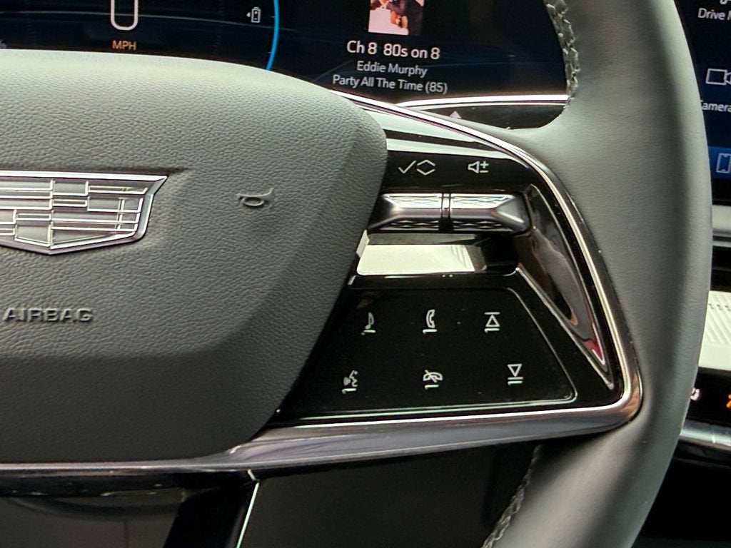 2025 Cadillac OPTIQ Luxury 2