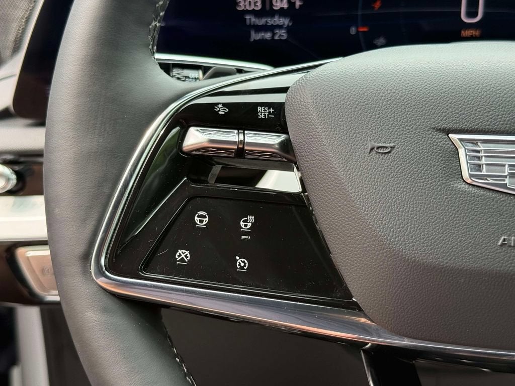 2025 Cadillac OPTIQ Luxury 2