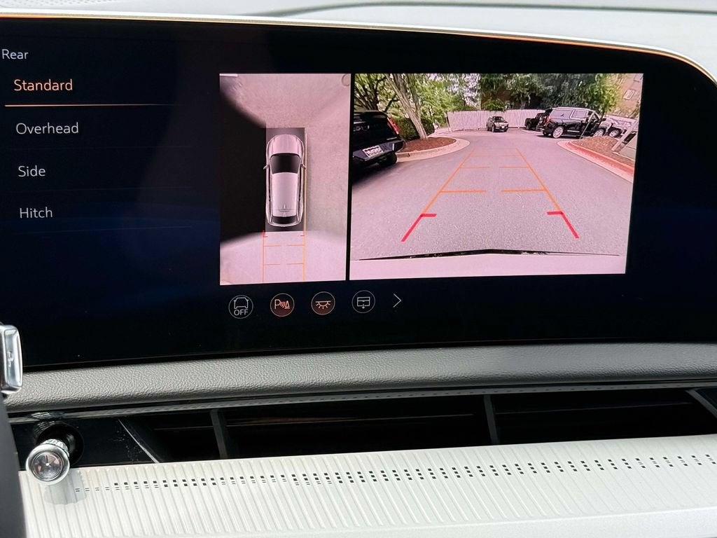 2025 Cadillac OPTIQ Luxury 2
