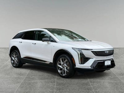2025 Cadillac OPTIQ Luxury 2