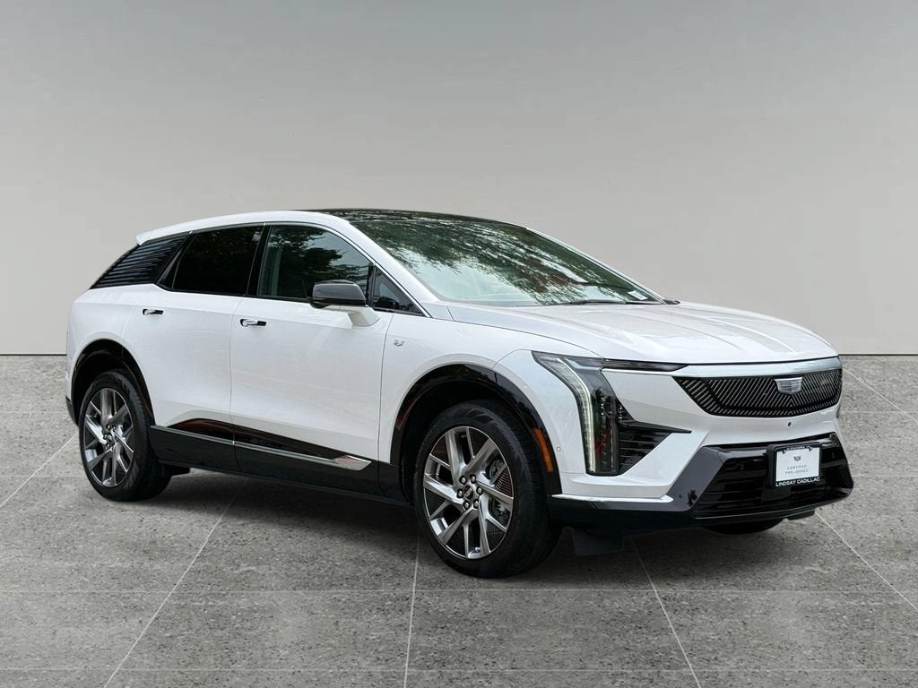 2025 Cadillac OPTIQ Luxury 2