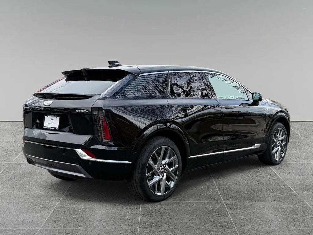 2025 Cadillac OPTIQ Luxury 2