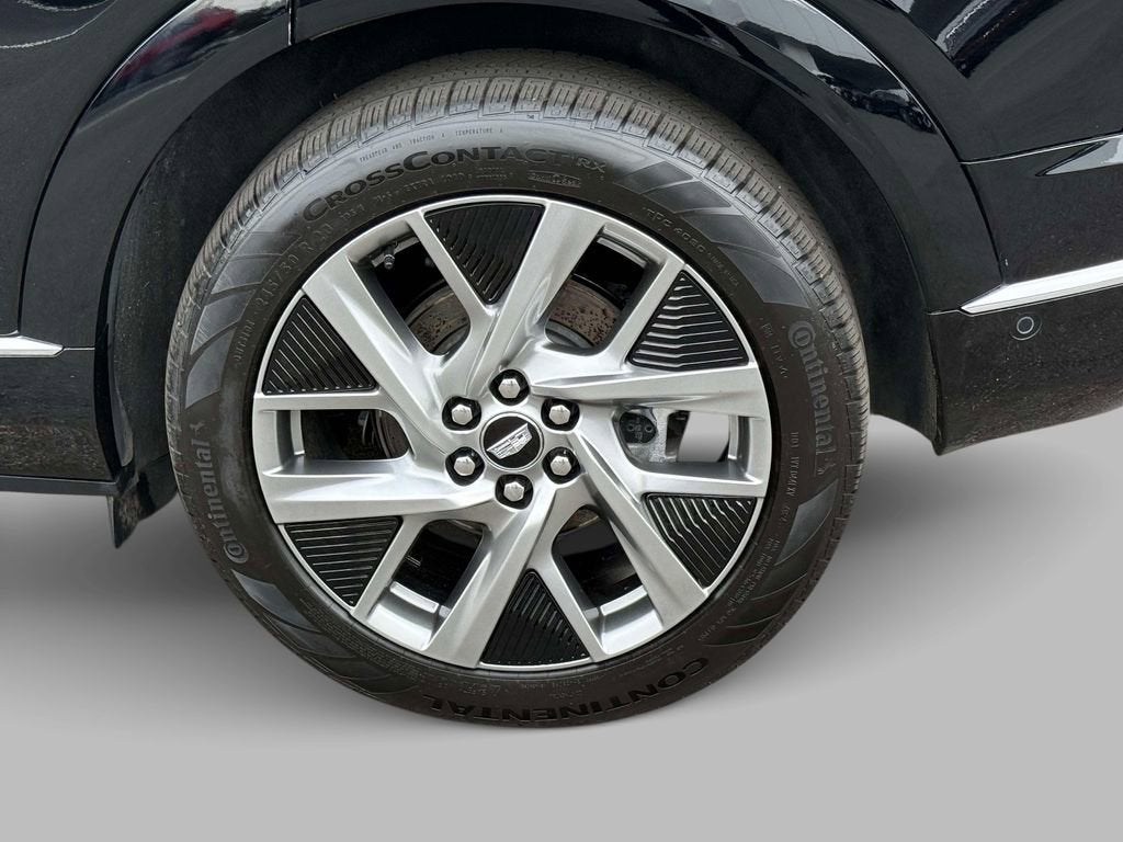 2025 Cadillac OPTIQ Luxury 2