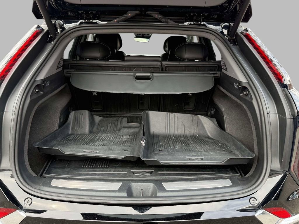 2025 Cadillac OPTIQ Luxury 2