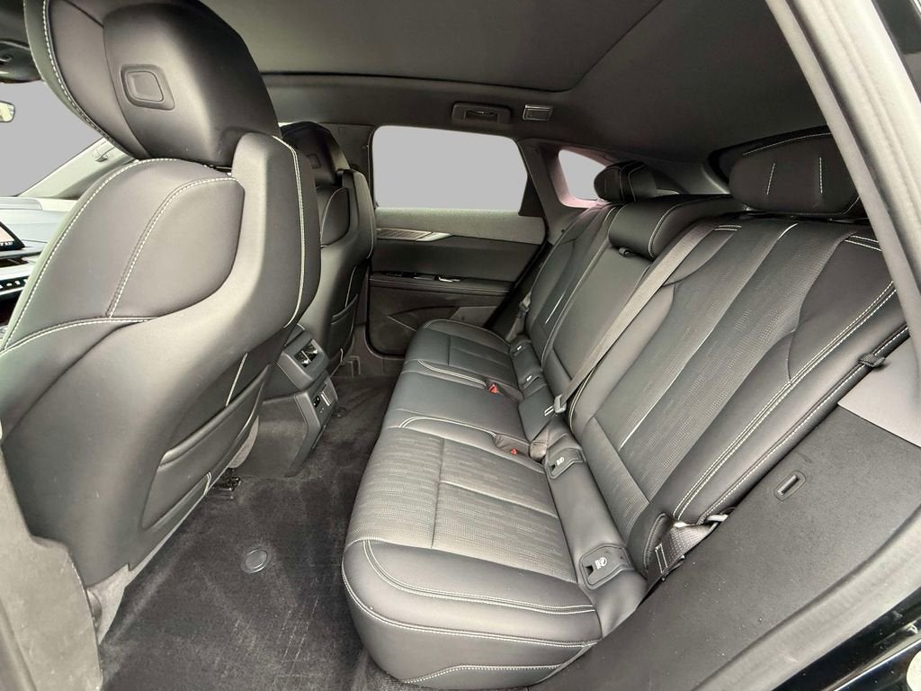 2025 Cadillac OPTIQ Luxury 2