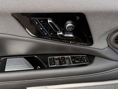 2025 Cadillac OPTIQ Luxury 2