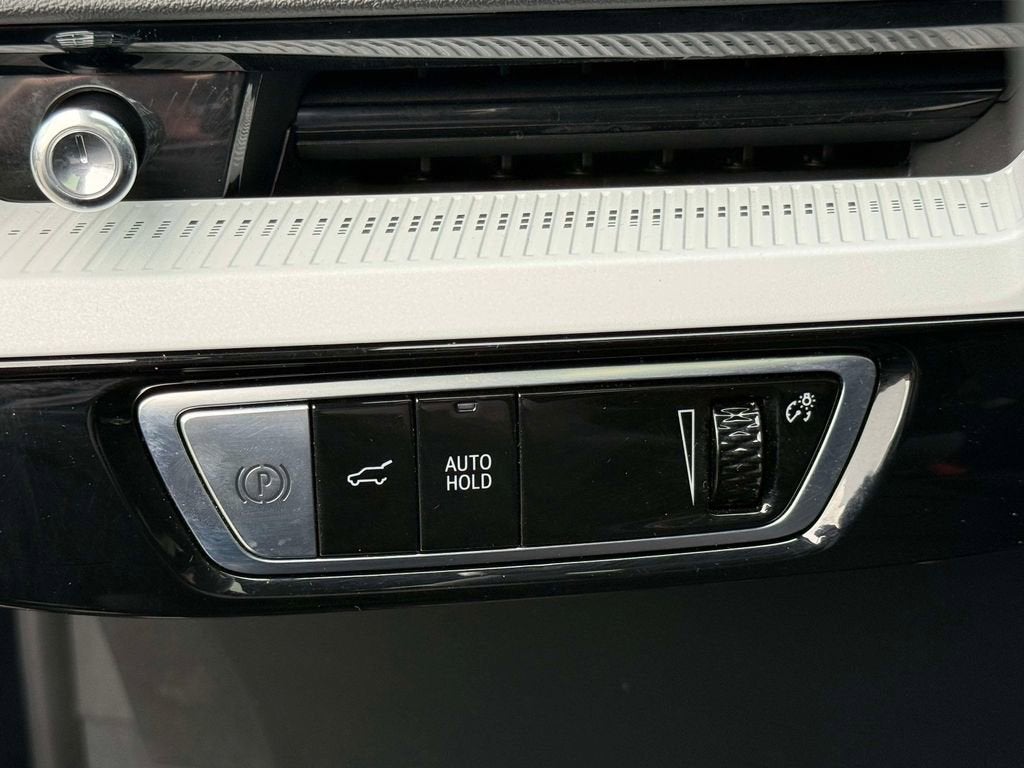 2025 Cadillac OPTIQ Luxury 2