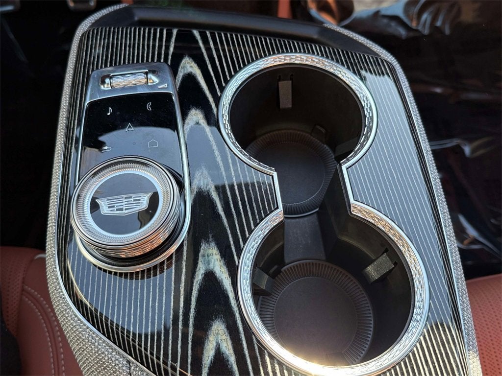 2025 Cadillac OPTIQ Sport 2