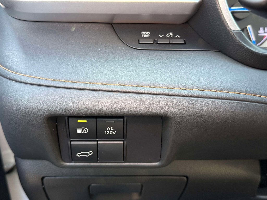 2022 Toyota Highlander Hybrid Bronze Edition