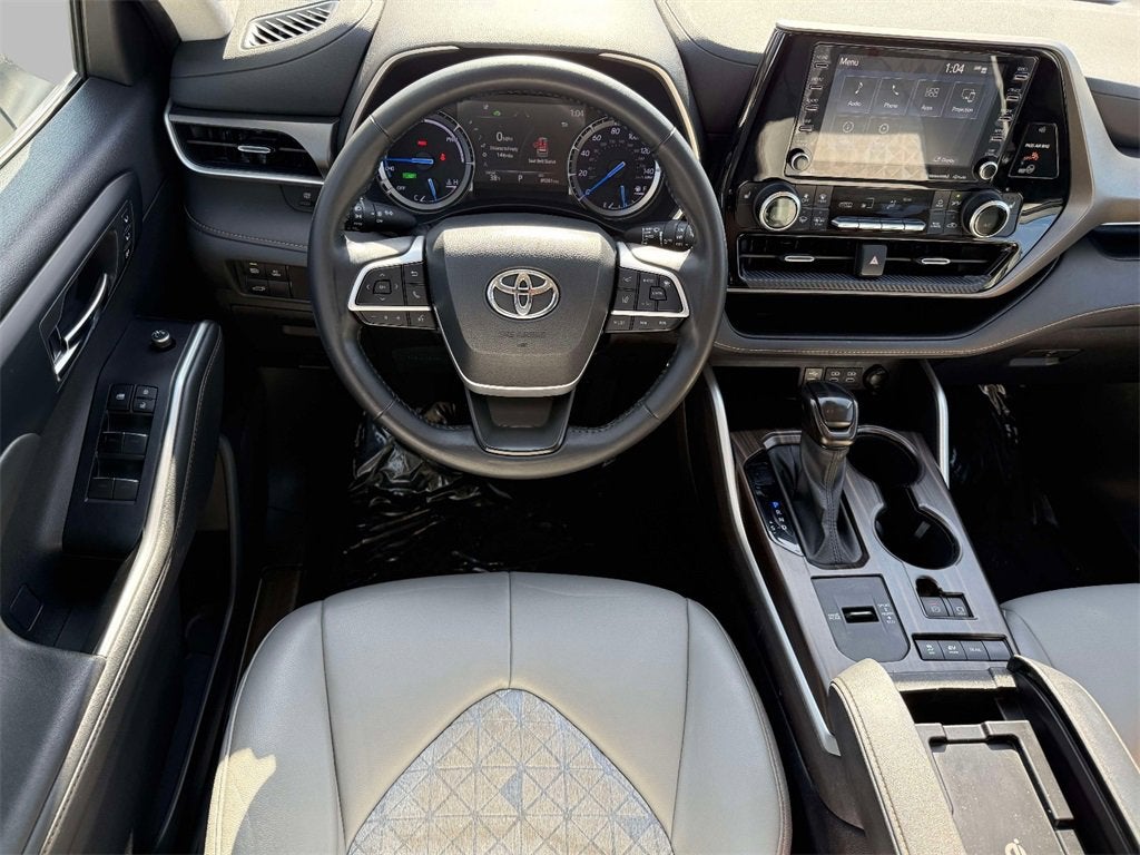 2022 Toyota Highlander Hybrid Bronze Edition