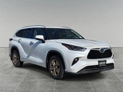 2022 Toyota Highlander Hybrid Bronze Edition