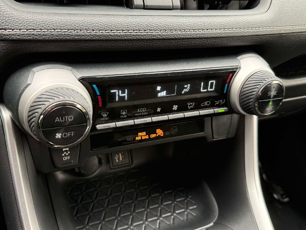 2025 Toyota RAV4 Hybrid LE