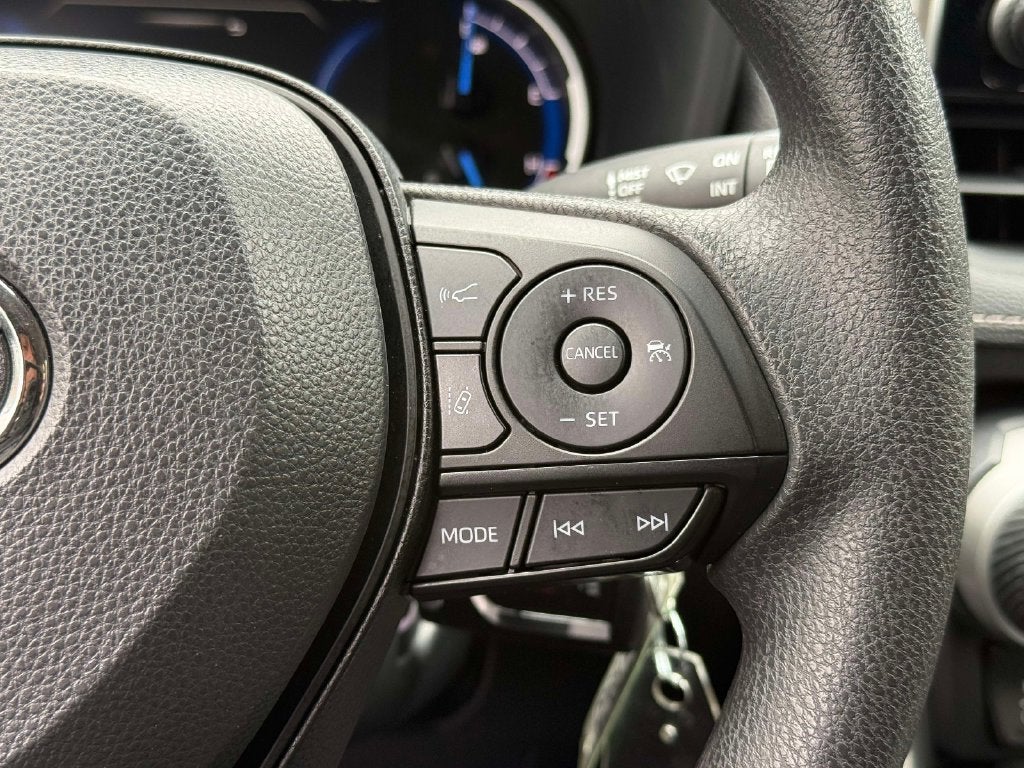 2025 Toyota RAV4 Hybrid LE