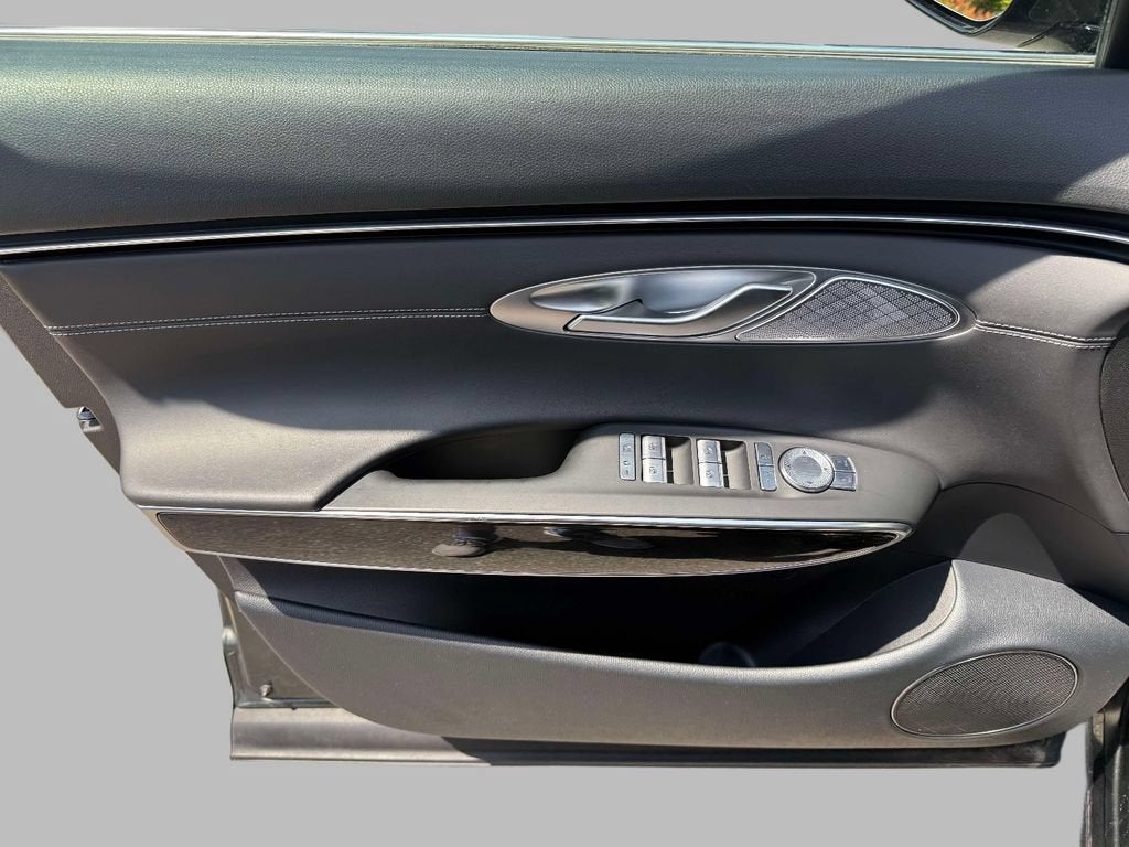 2025 Genesis GV70 2.5T