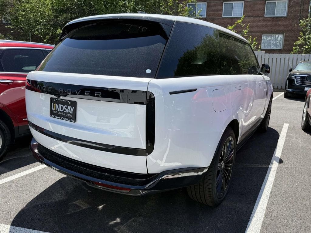2025 Land Rover Range Rover SE