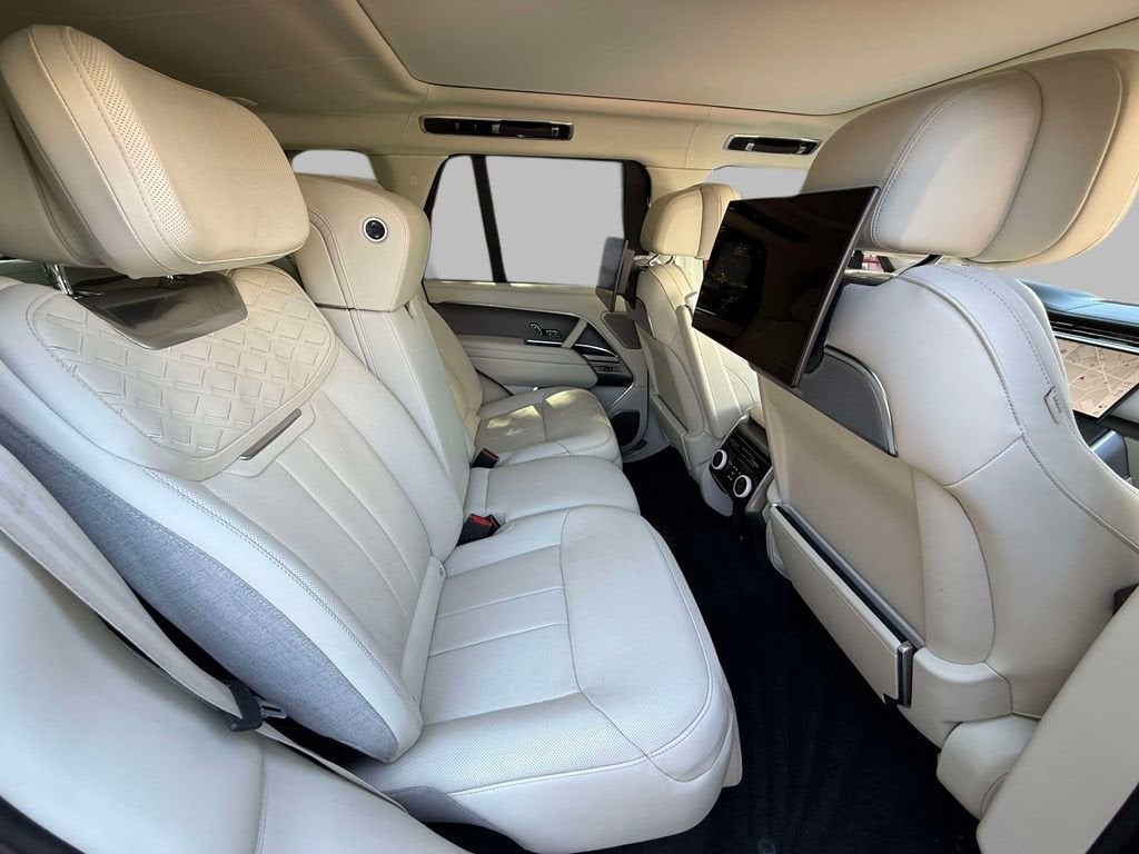 2024 Land Rover Range Rover SV