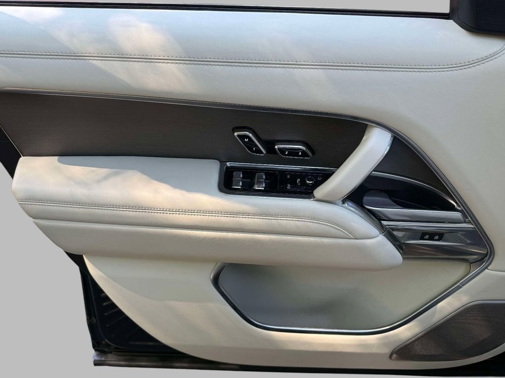 2024 Land Rover Range Rover SV