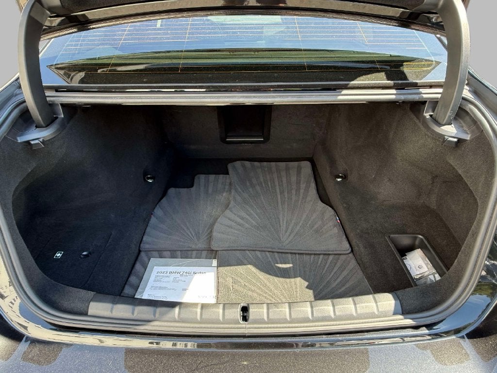 2023 BMW 7 Series 740i