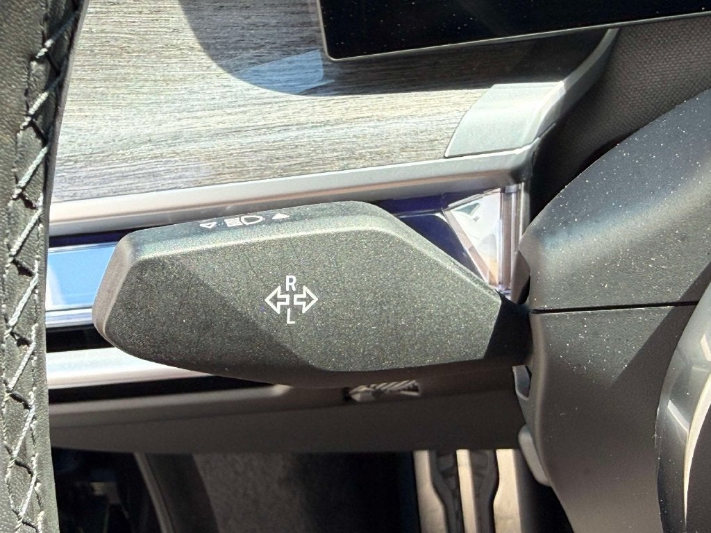 2023 BMW 7 Series 740i