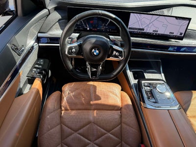 2023 BMW 7 Series 740i