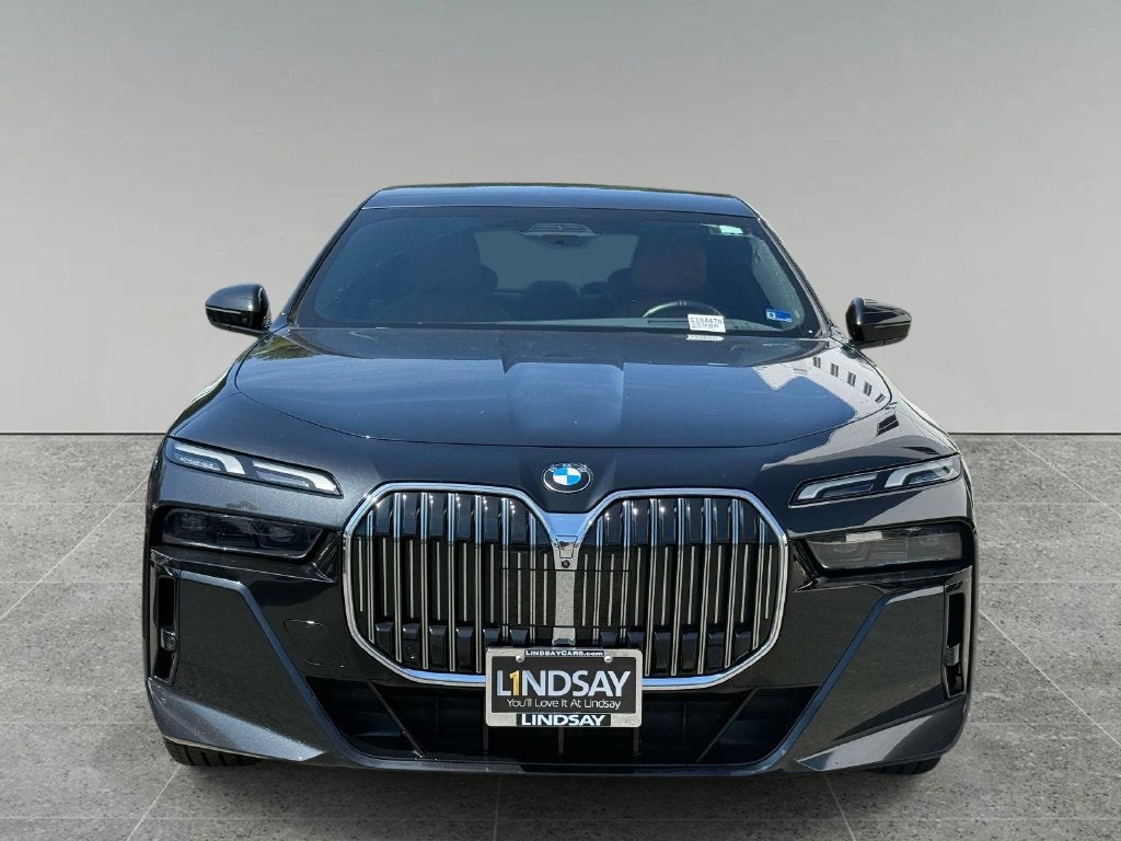 2023 BMW 7 Series 740i