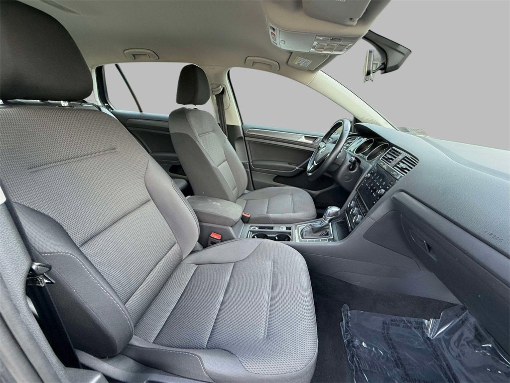 2019 Volkswagen e-Golf SE