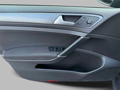 2019 Volkswagen e-Golf SE