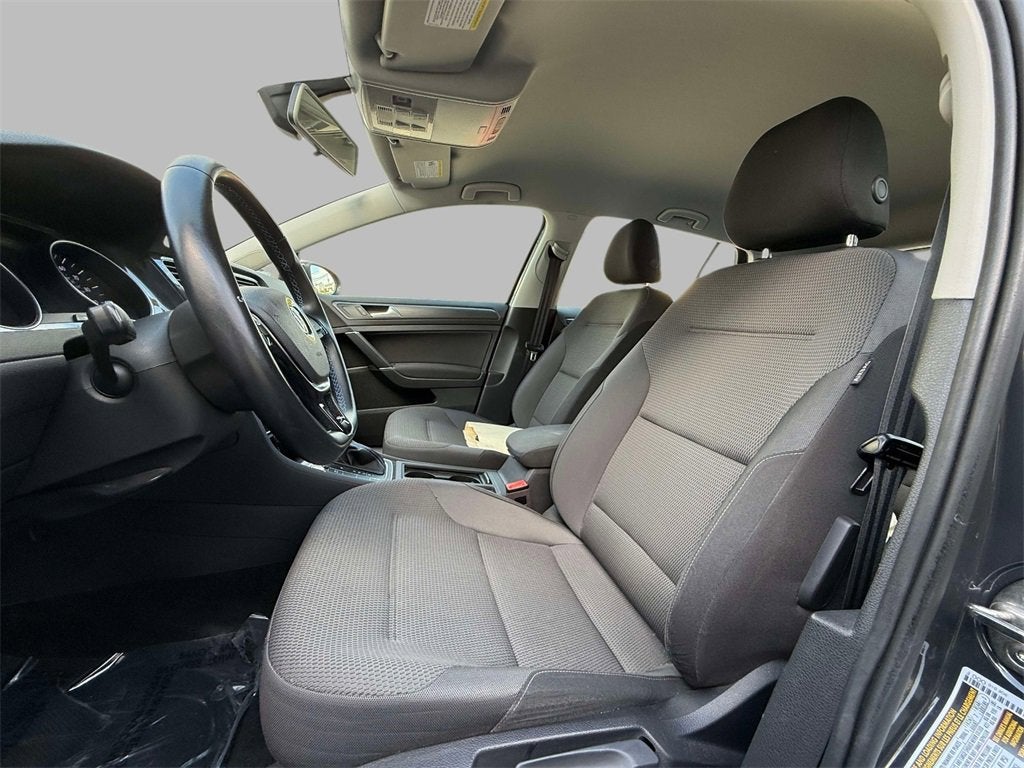 2019 Volkswagen e-Golf SE