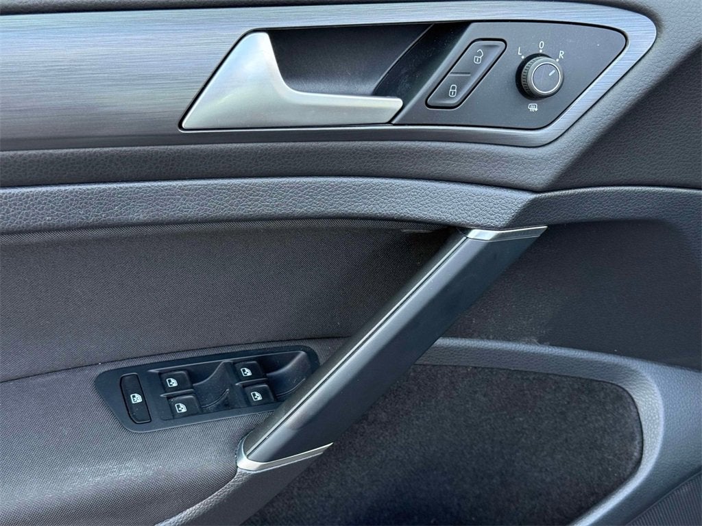 2019 Volkswagen e-Golf SE