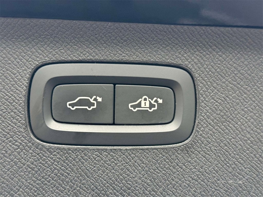 2020 Volvo XC90 R-Design