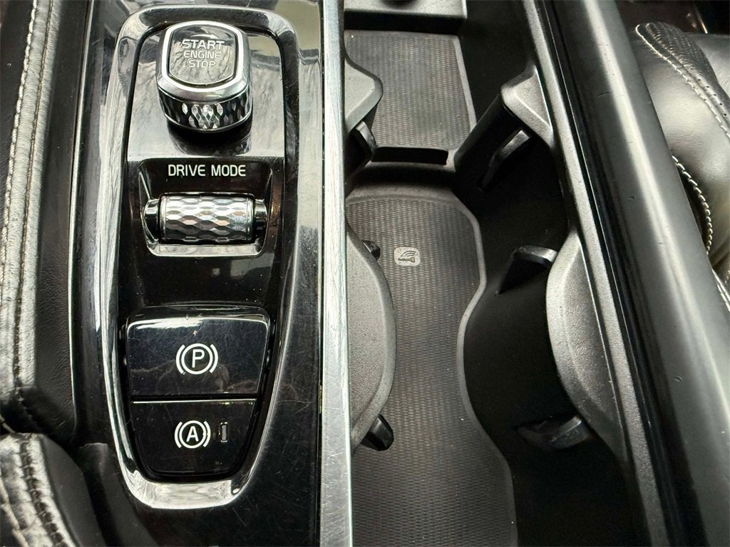 2020 Volvo XC90 R-Design