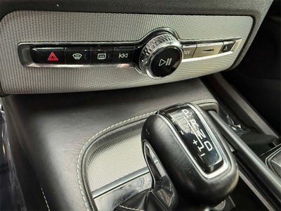 2020 Volvo XC90 R-Design