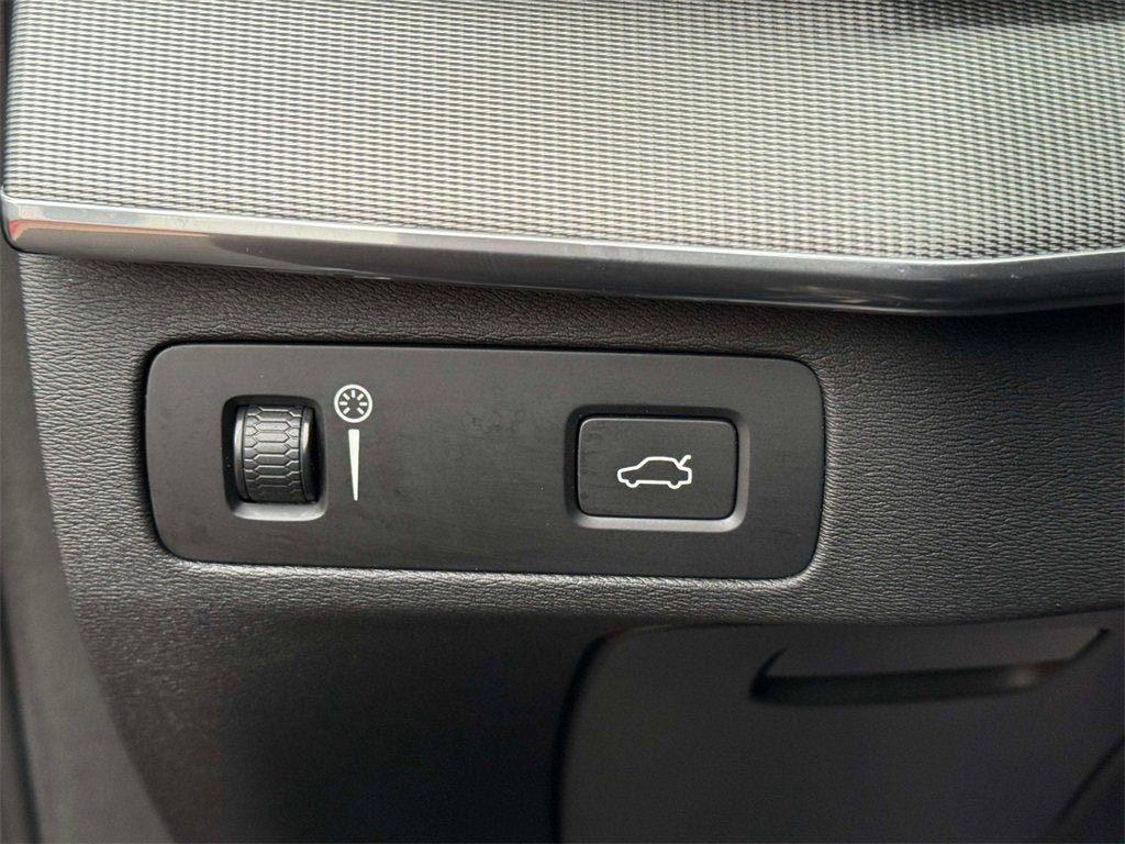 2020 Volvo XC90 R-Design