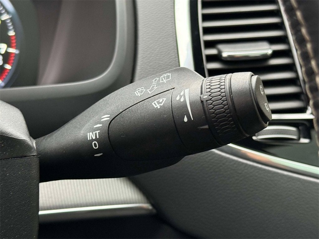 2020 Volvo XC90 R-Design