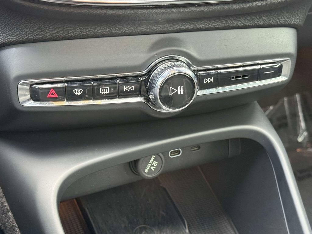 2022 Volvo XC40 Recharge Pure Electr Twin Ultimate